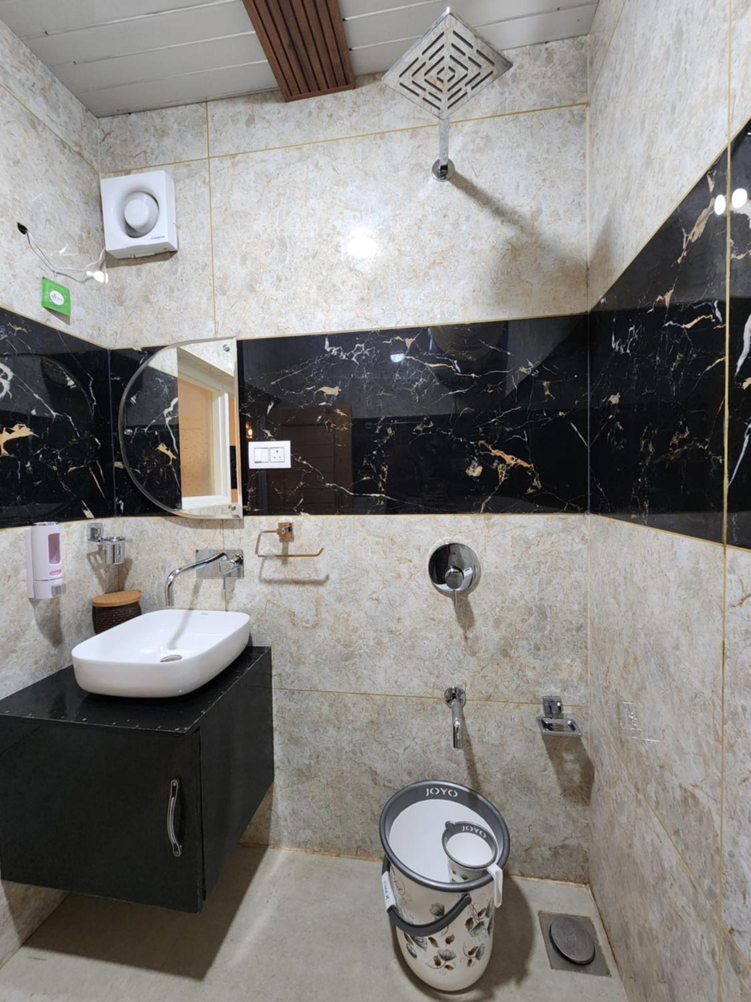 Serenity Inn Home Stay Srinagar  Bagian luar foto