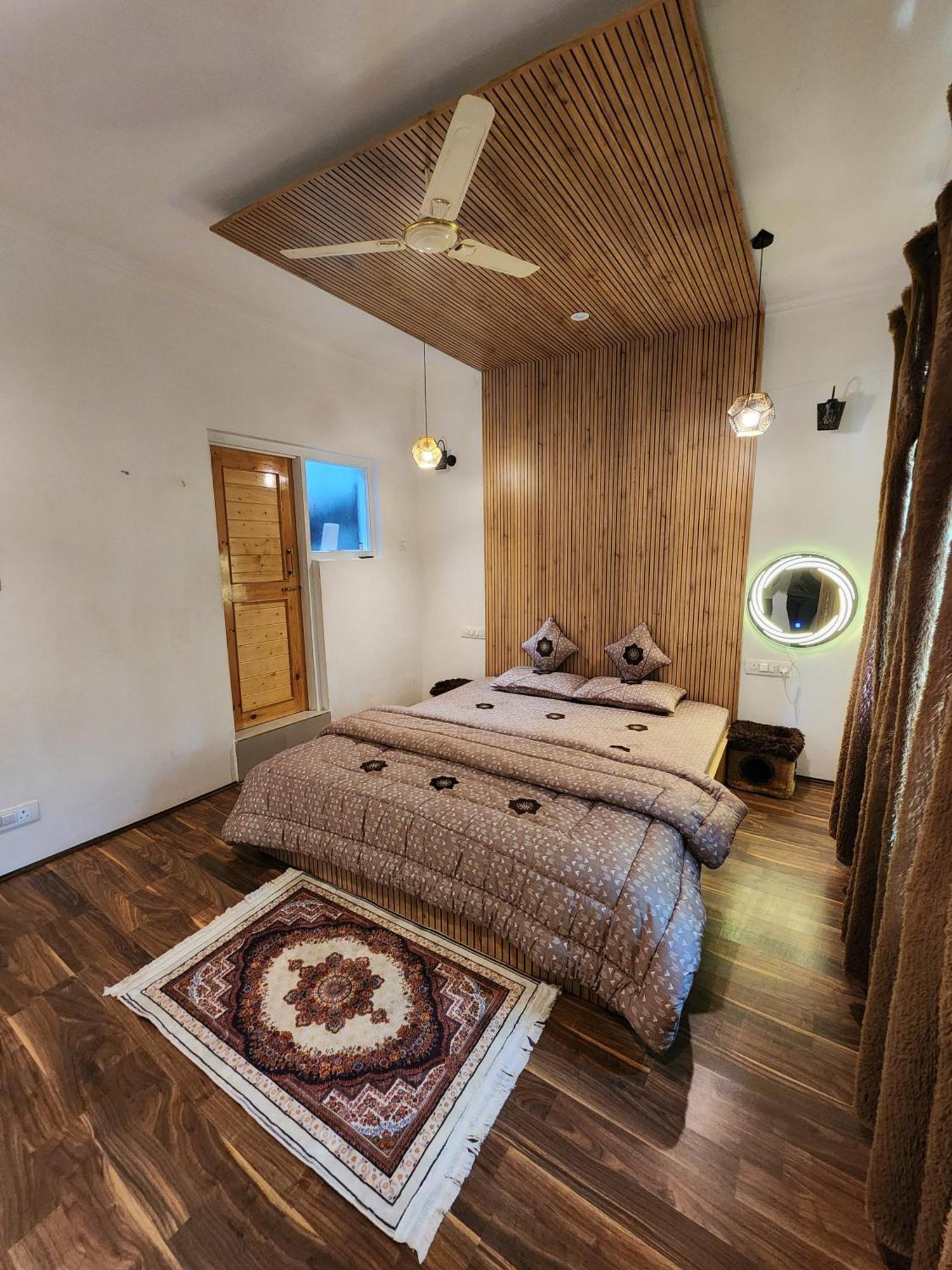 Serenity Inn Home Stay Srinagar  Bagian luar foto